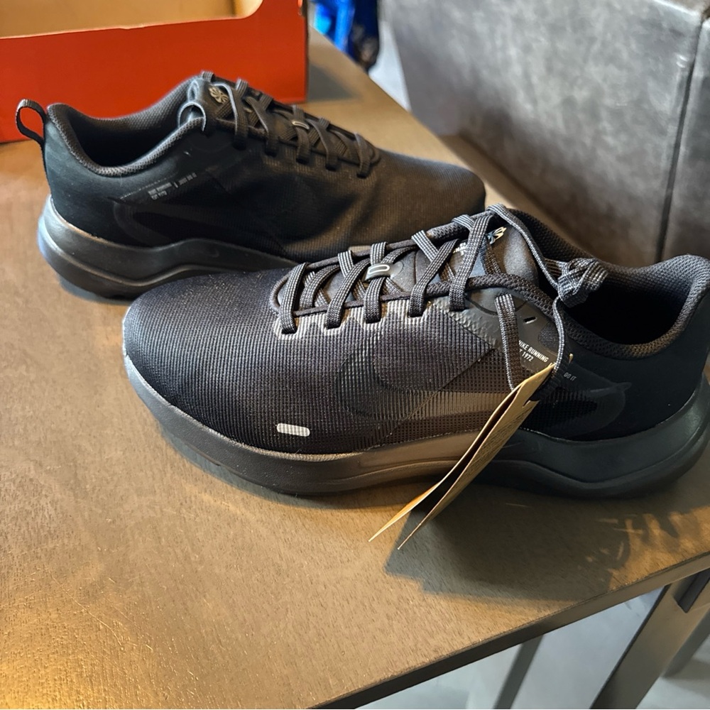 Nike Downshifter 12 4E Men’s 9 / Women’s 10.5 - Picture 3 of 10